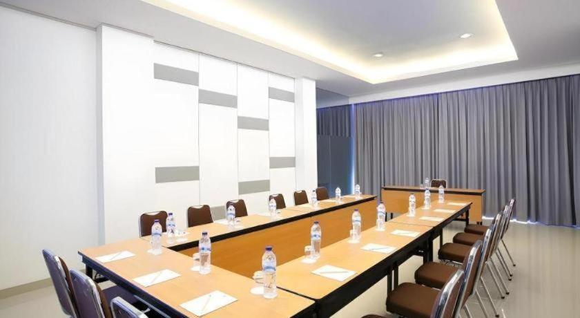 Amaris Hotel Pakuan Bogor Exterior photo